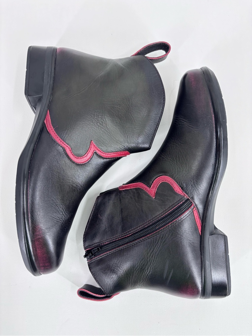 Naot Sirocco Volcanic Red Berry and Black Leather Low-Heeled Ankle Booties, 39